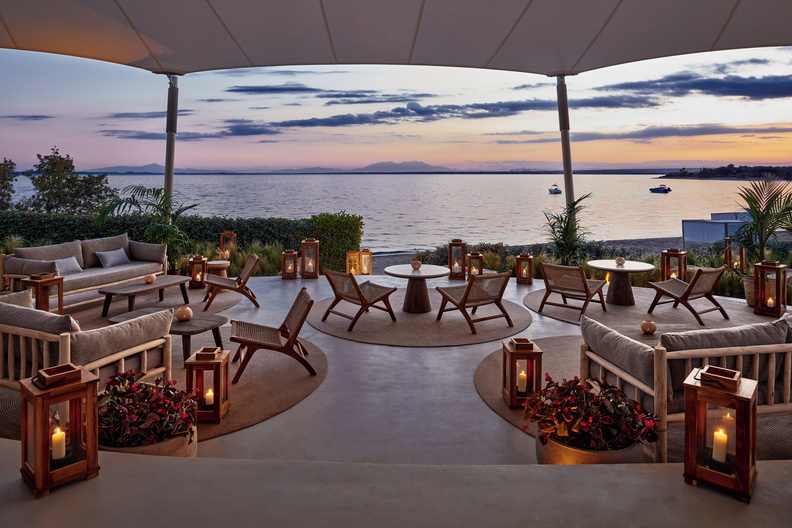 Tiara Holidays - Ikos Olivia deluxe bar